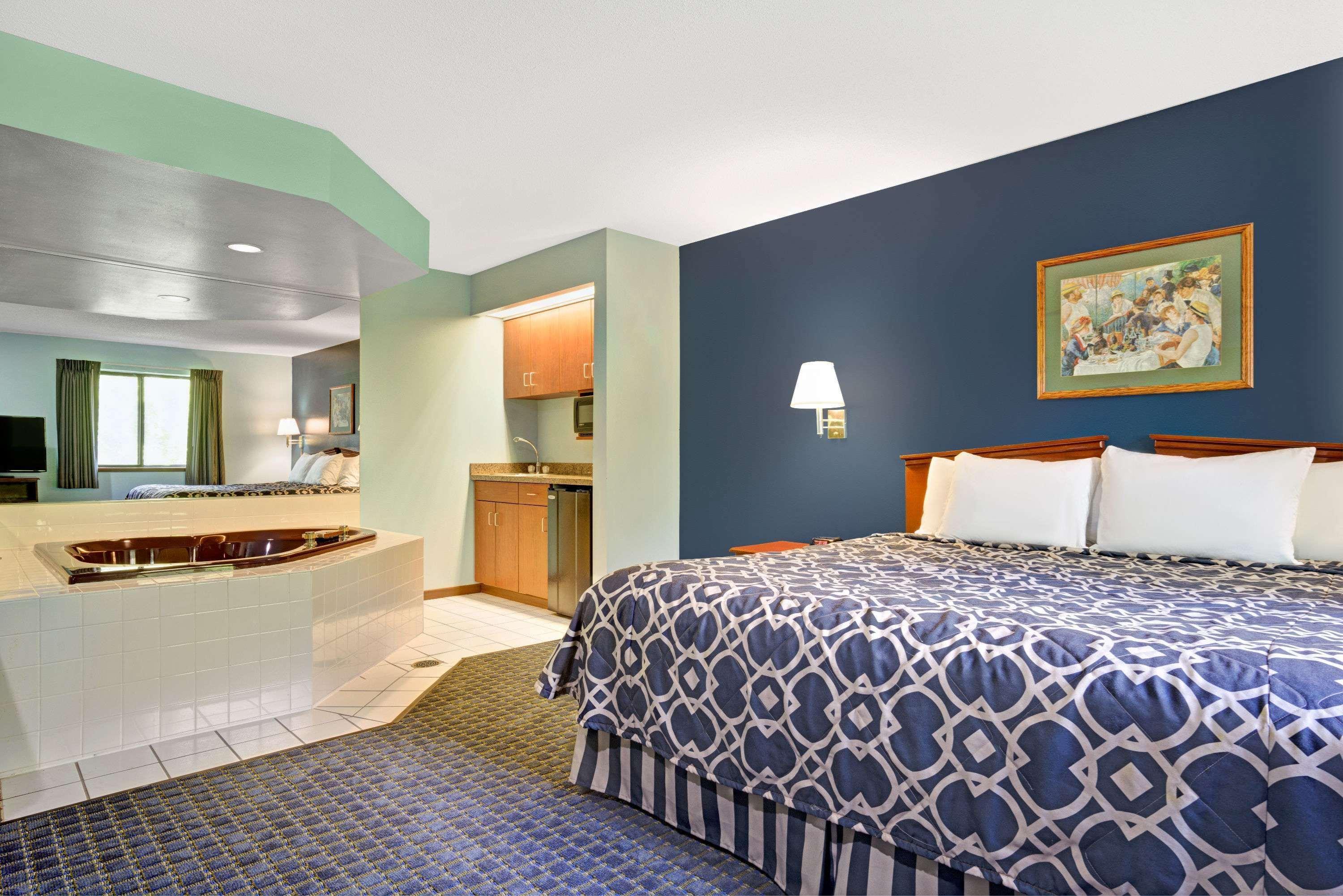 Super 8 By Wyndham Hudson Hotel Exterior foto