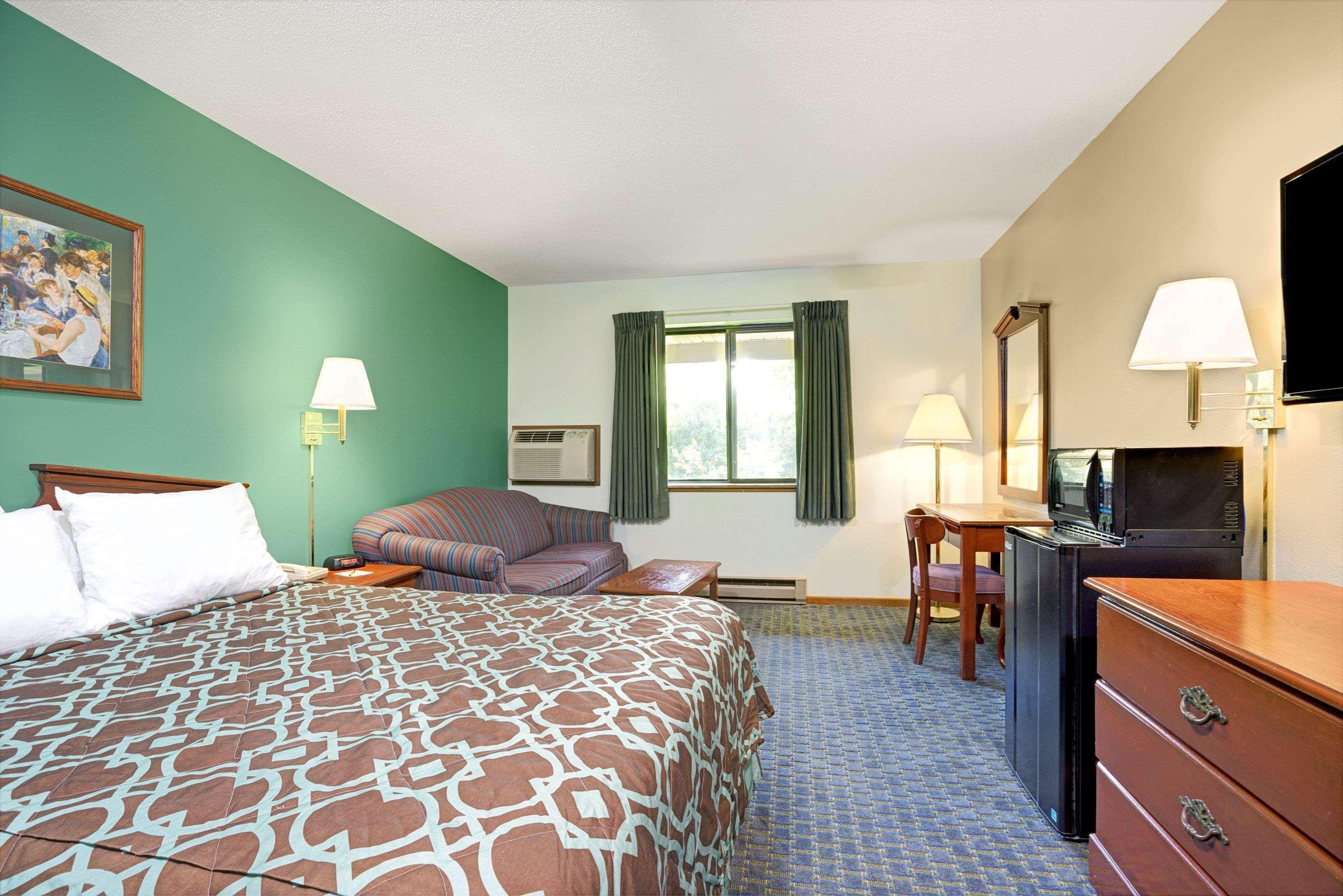 Super 8 By Wyndham Hudson Hotel Exterior foto